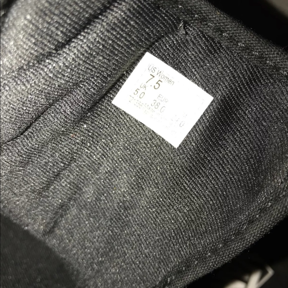 Vans - Picture 6 of 6